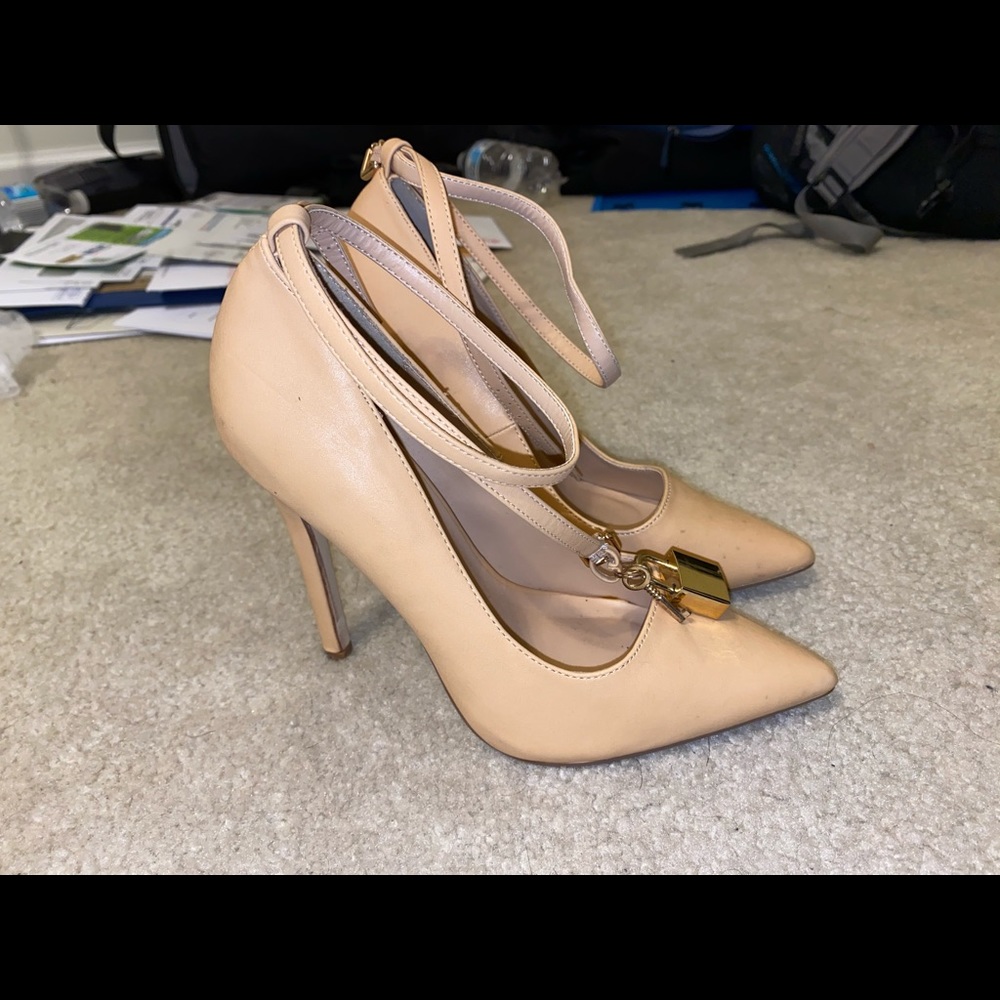 Heels - Picture 3 of 3